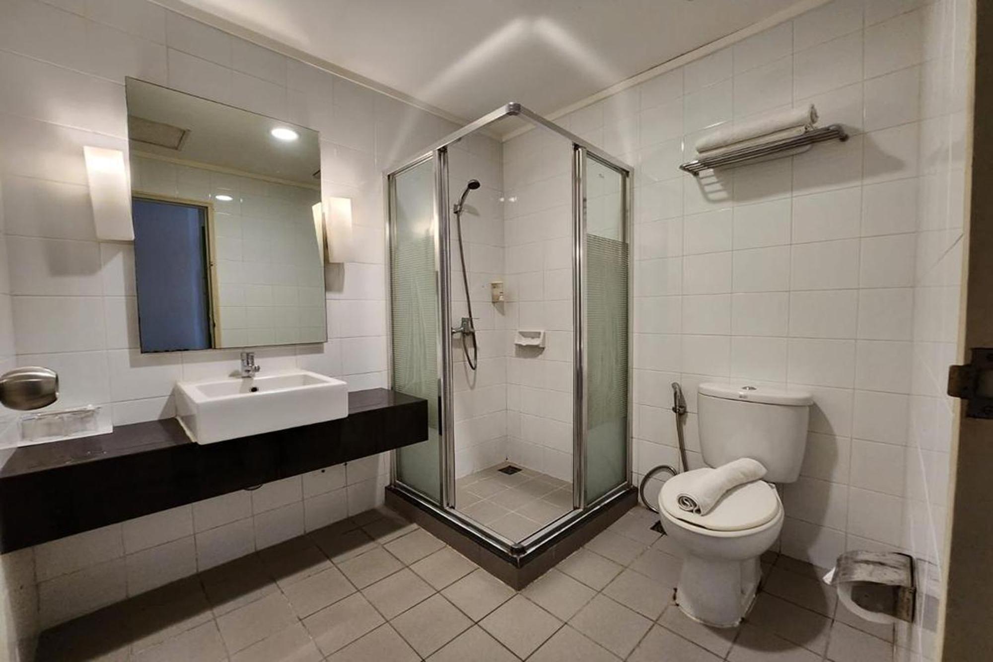 Hotel Glodok Plaza Jakarta Exterior photo